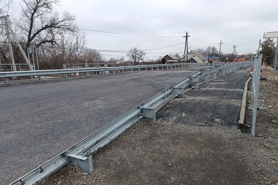 Восстановление автомобильного моста в Старобельском районе вышло на финальный этап. Фото - Минтранс ЛНР