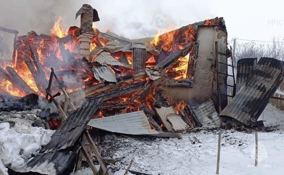 В Боровском районе сгорел частный жилой дом