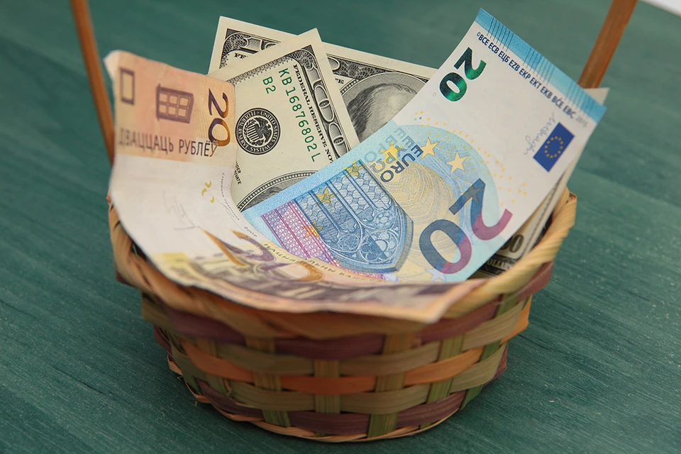 Нацбанк Беларуси резко повысил курс евро на понедельник 5 февраля 2024 года.