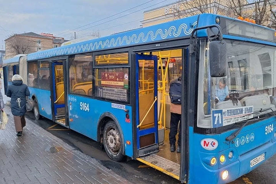 Как будут развивать общественный транспорт в нынешнем году, рассказал директор профильного департамента города Вадим Шкабарня.