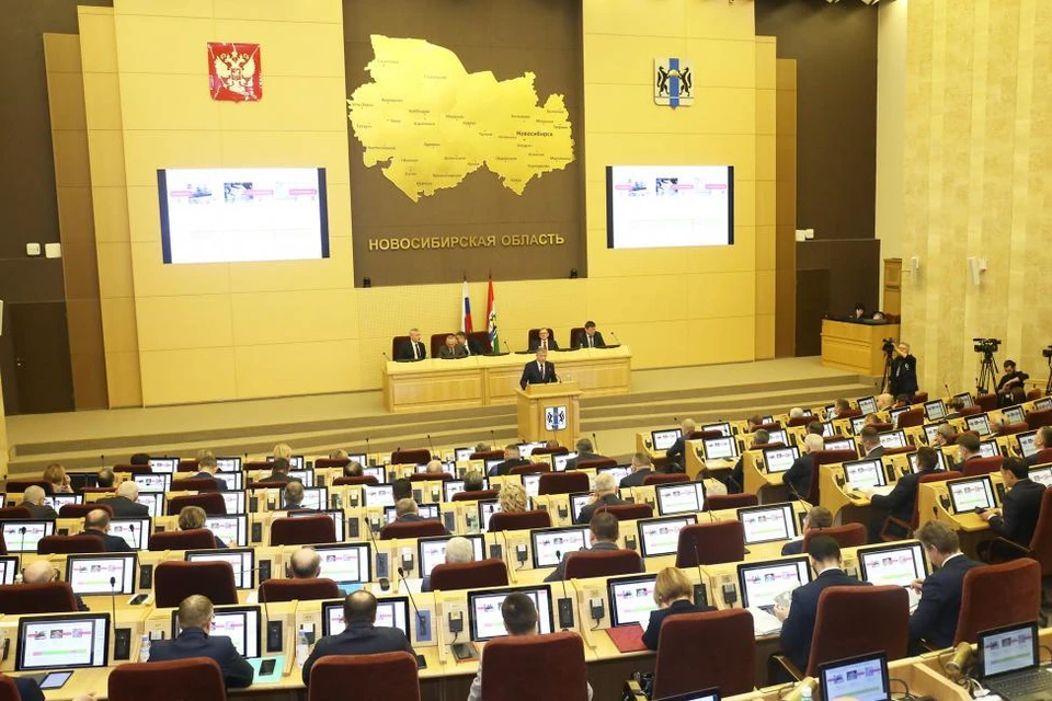Теплоснабжение в Новосибирске - вопрос, вызвавший на сессии оживленный обмен мнениями. Фото: Законодательное собрание Новосибирской области