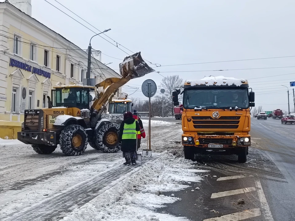 Уборка нижегородских улиц после прошедших снегопадов продолжится. Фото: пресс-служба администрации Нижнего Новгорода.