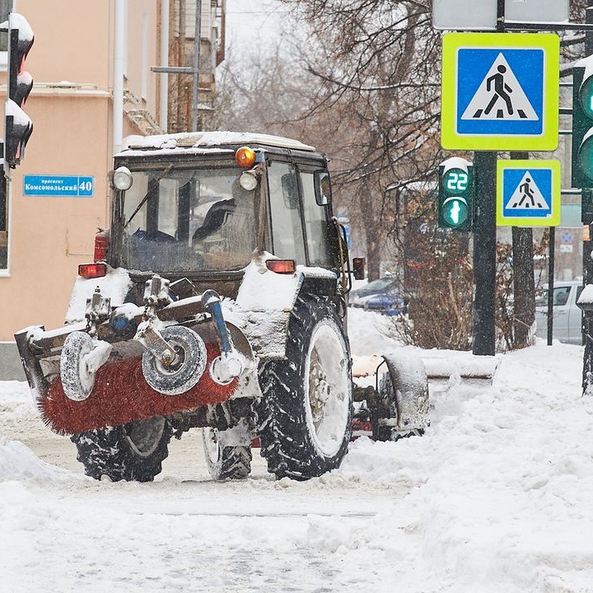 Глава Новосибирска поручил срочно очистить дворы от снега - KP.RU