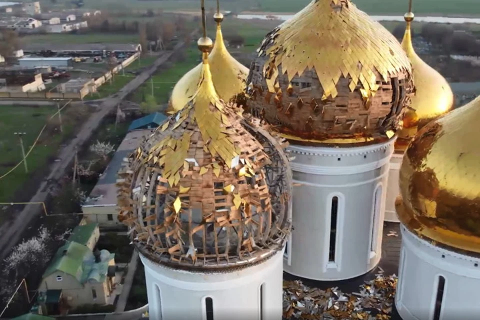 Храмы монастыря сильно повреждены от снарядов и осколков ВСУ. Фото: Архив УНМ ДНР