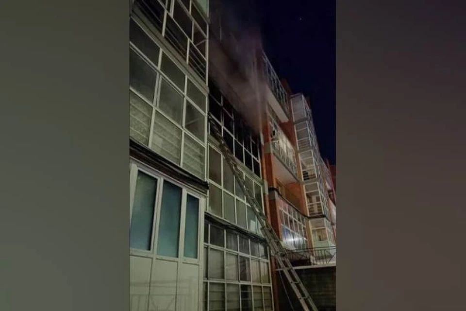 Пятиэтажный дом загорелся в микрорайоне Березовый в Иркутском районе