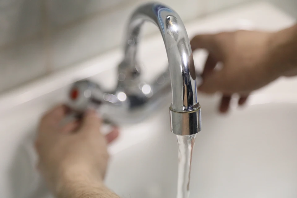 В Красноярске в 29 домах отключат холодную воду из-за ремонта