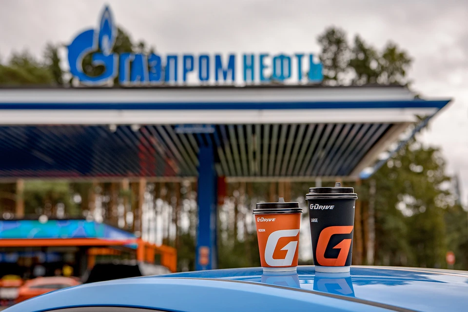 Больше выгоды при покупке кофе, бургеров и хот-догов. Фото: сеть АЗС «Газпромнефть»