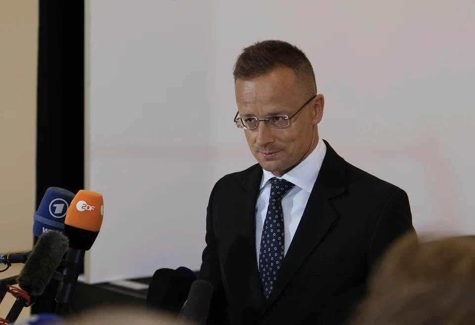 Сийярто назвал интервью Путина Карлсону захватывающим и призвал ждать эффекта