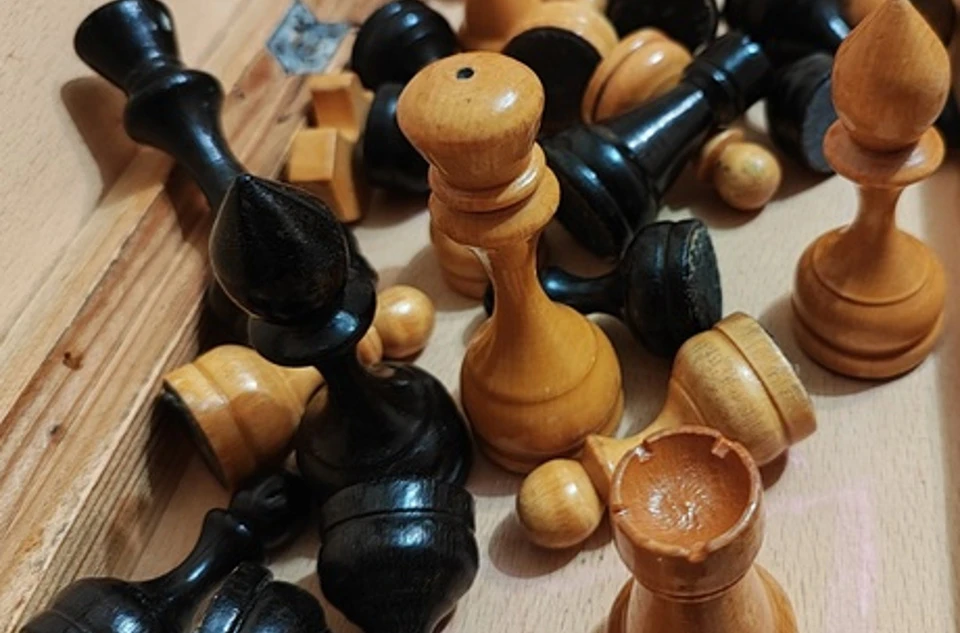 Игра в шахматы тренирует ум.