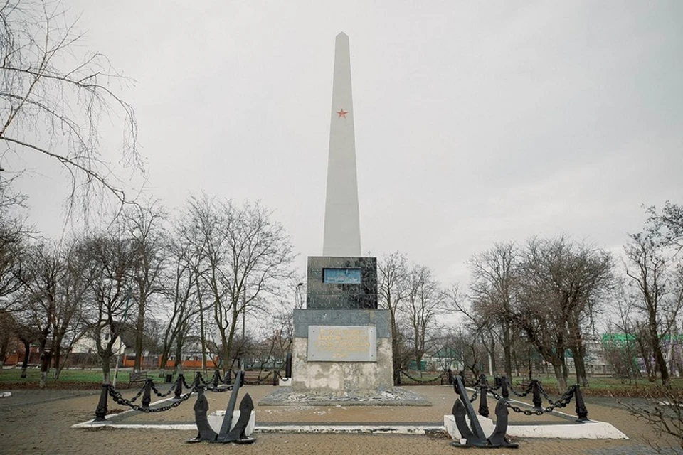 В Мариуполе приведут в порядок памятник Азовских моряков. Фото: ТГ/Моргун