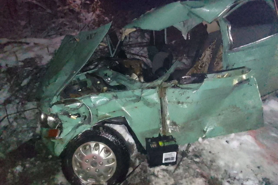 В результате аварии погибли три человека, находившиеся в автомобиле ВАЗ 2106. ФОТО: Госавтоинспекция ЛНР