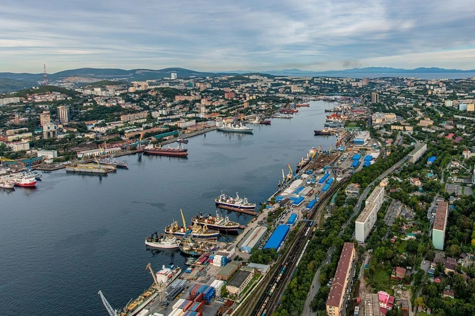 Закрытый порт Владивосток был открыт более 30 лет назад.