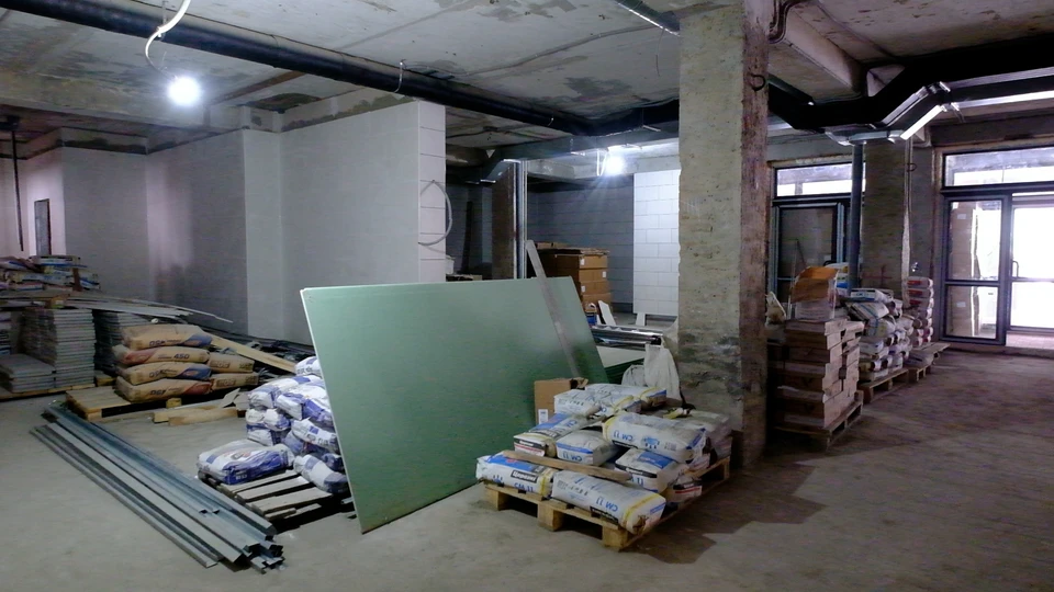 в Кузбассе продолжается ремонт междуреченской поликлиники. Фото - АПК.