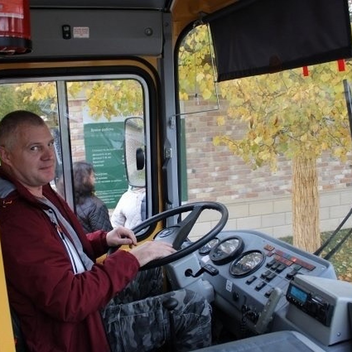 До последнего пытался предотвратить трагедию»: водитель попавшего в ДТП с  фурой школьного автобуса Алексей Самусев восстановил подробности того  злополучного рейса - KP.RU