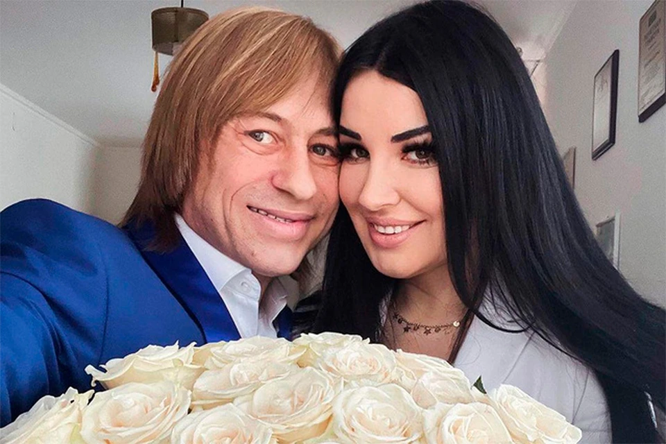 Вдова Пьера Нарцисса показала фото со свадьбы с певцом, старше ее на 23 года. Фото: Личная страница героя публикации в соцсети