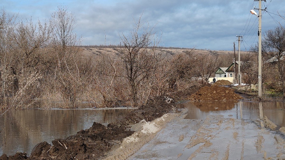 Вода начала постепенно уходить: Что происходит в затопленном поселке Белом  - KP.RU