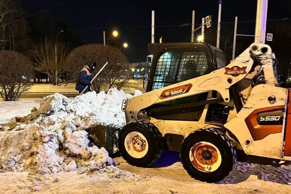 Уборка дорог, мостов и общественных территорий проводится в выходные дни