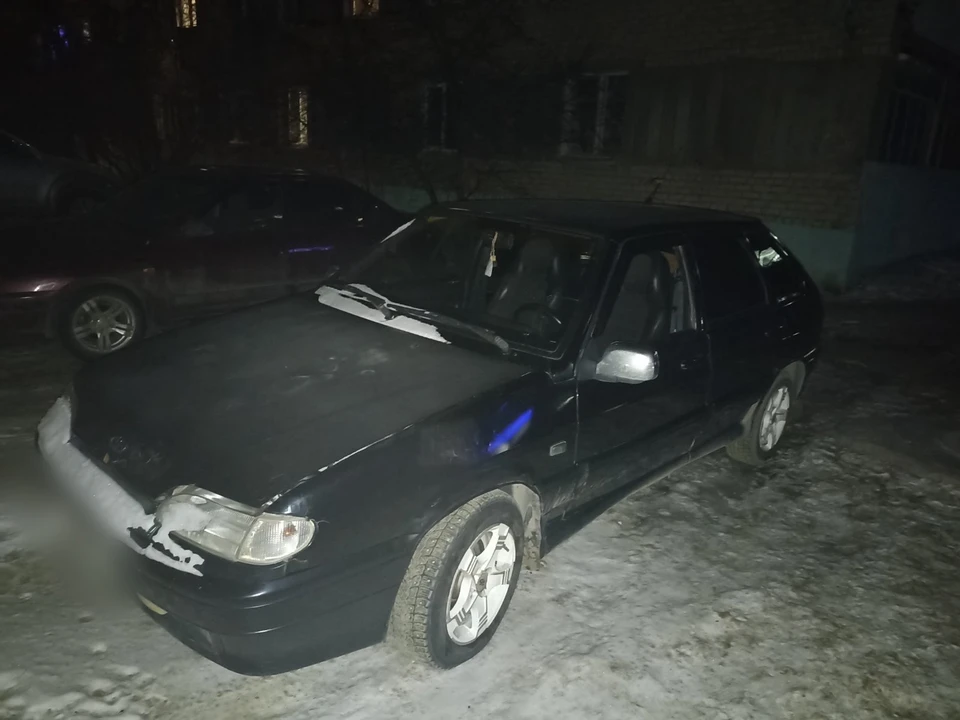 В Вольске приставы арестовали авто должника (фото: ГУФССП СО)