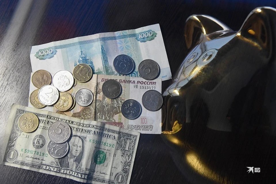 В большинстве случаев женщины готовы выделить на поздравления 200-300 рублей