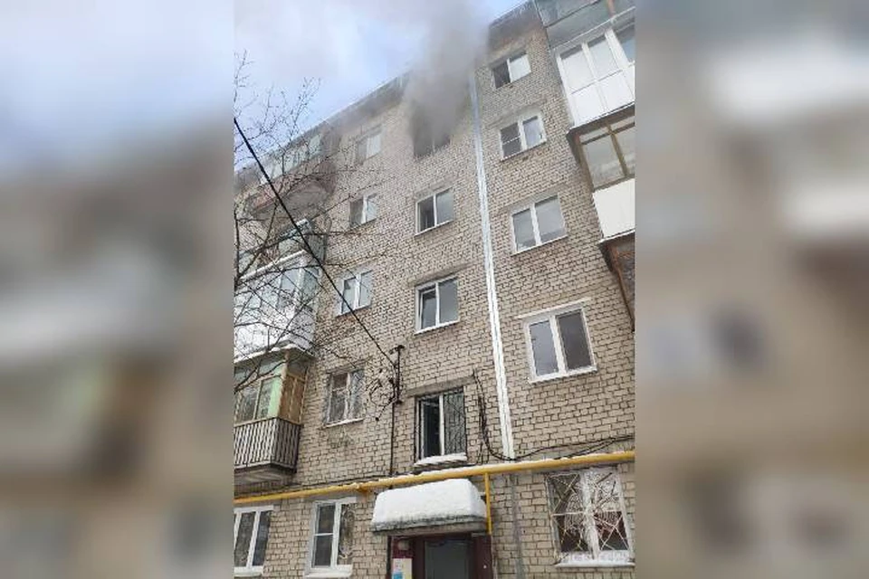 Пожар произошел в подъезде дома №11 на улице Прыгунова.