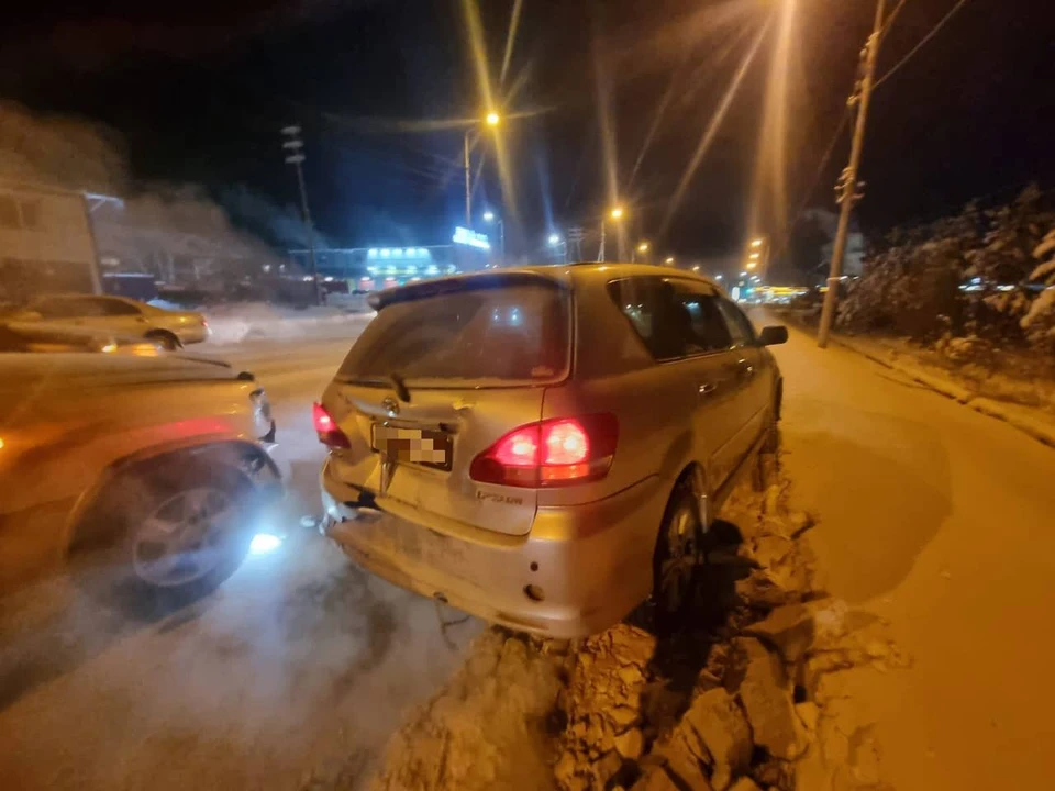 ДТП произошло на 3 км Вилюйского тракта. Фото: ГИБДД Якутска