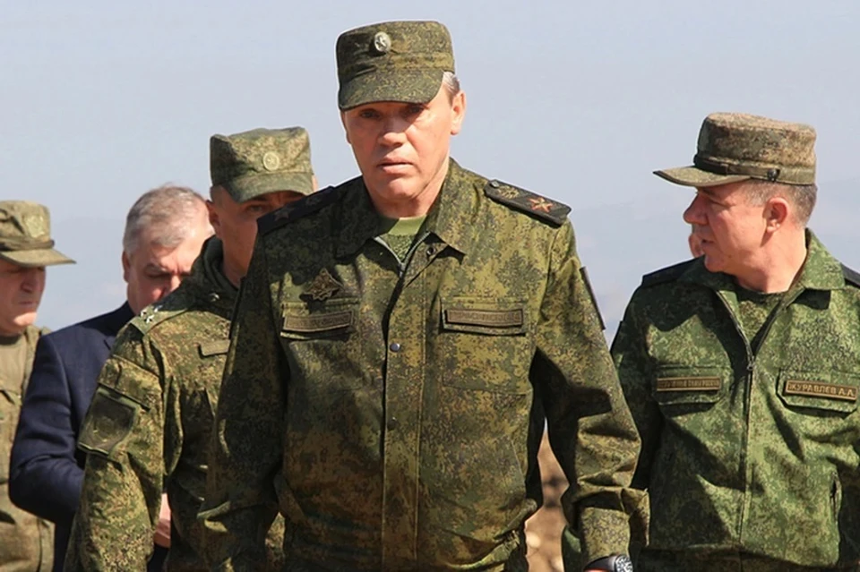 Начальник Генштаба ВС РФ Валерий Герасимов посетил командный пункт в зоне СВО