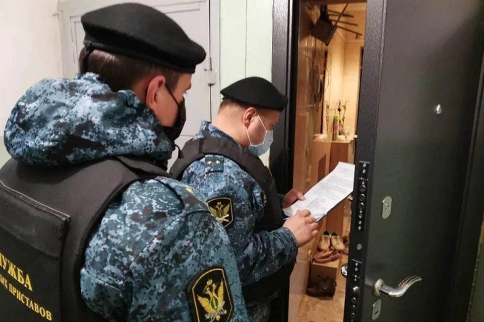 В Екатеринбурге приставы нашли трехлетнюю девочку, которую отец скрывал от матери. Фото: пресс-служба ГУФССП по Свердловской области