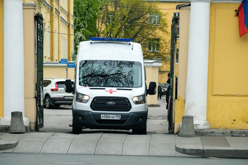 Петербуржец попал в больницу после избиения металлической трубой во время ссоры.