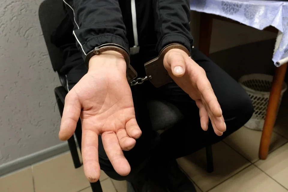 Жителя Ленобласти задержали за убийство 17-летнего петербуржца в 1998 году.