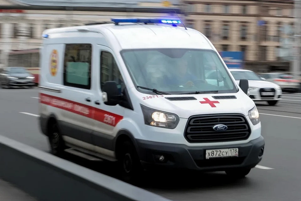 Трехмесячная девочка получила травму головы после нападения отца на мать в Петербурге.
