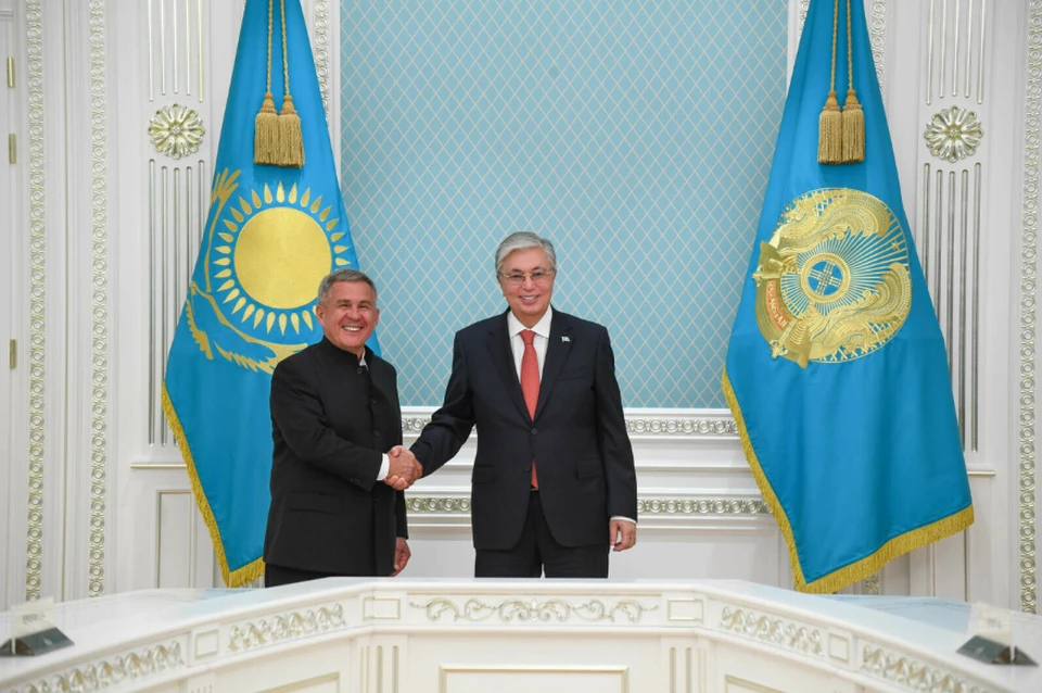 Токаев пожелал Раису РТ крепкого здоровья и новых свершений в государственной деятельности. Фото: пресс-служба Раиса РТ