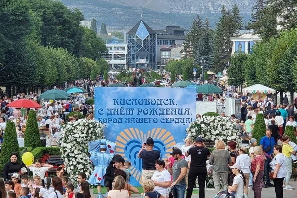 Курорты КМВ ежегодно посещают тысячи туристов. Фото: пресс-служба администрации Кисловодска.