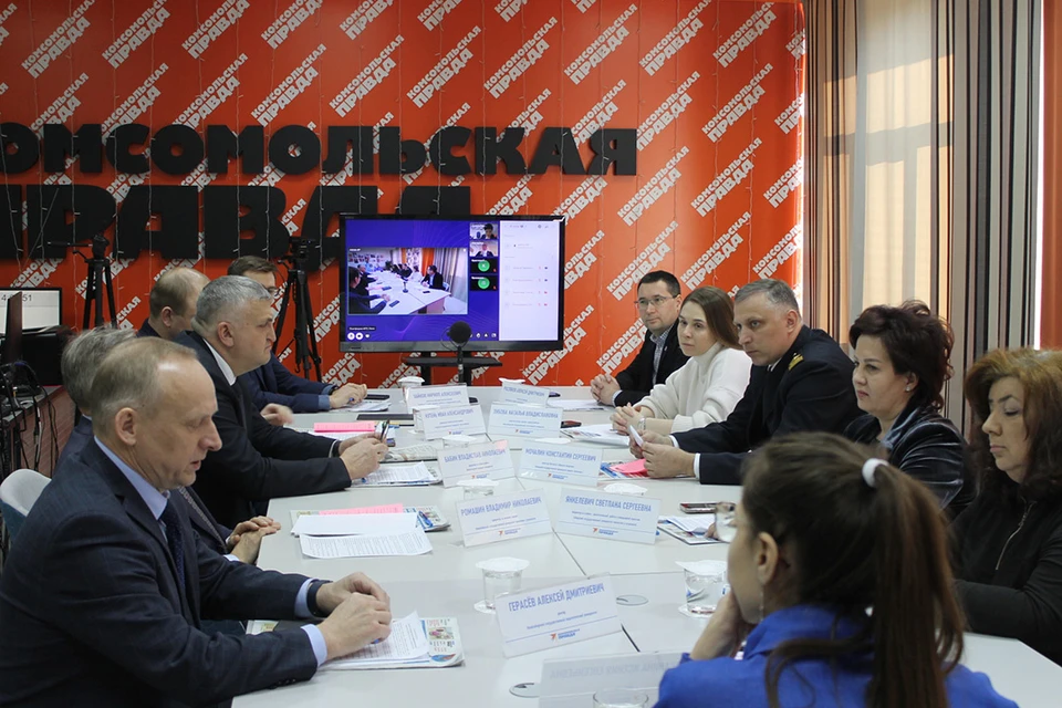 На круглом столе в «Комсомольской правде» собрались представители ведущих вузов Новосибирска и Якутии.