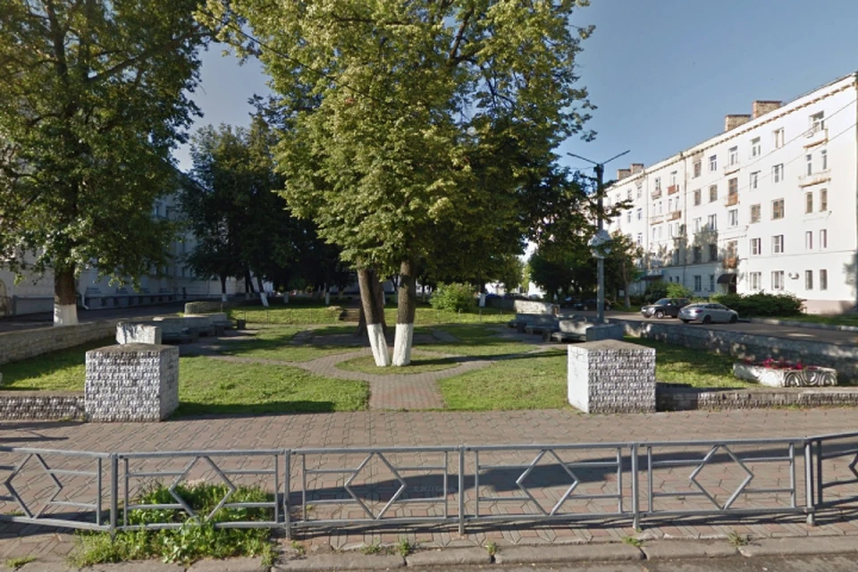 Планируется благоустроить пространство за большой сценой. Фото: google.ru/maps