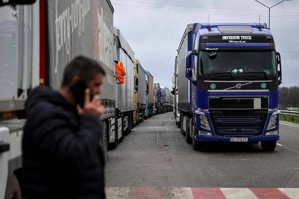 Импорт на Украину упал на 14% из-за блокады границы польскими фермерами