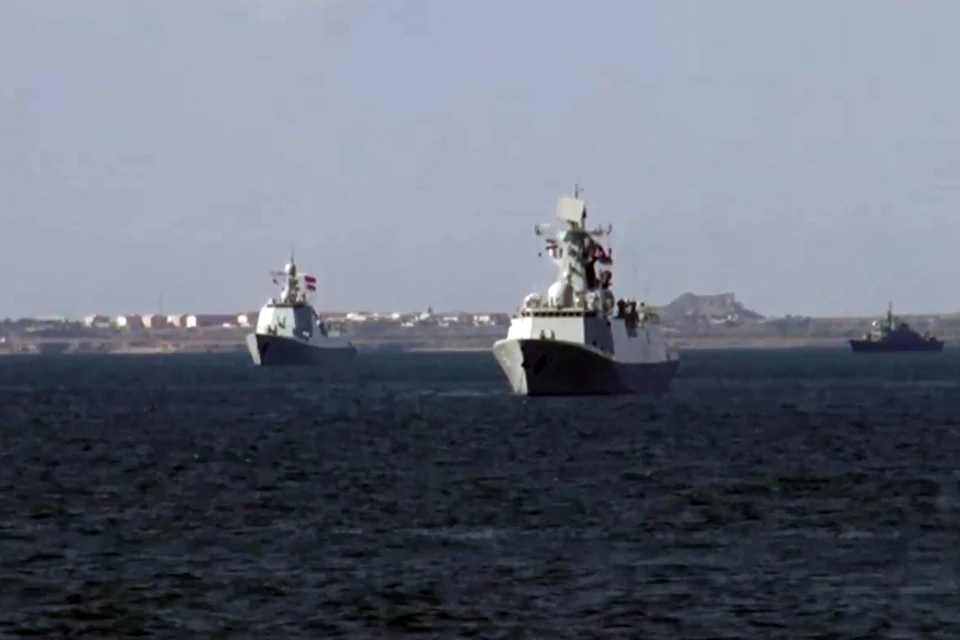 Главной его целью совместных боевых занятий заявлена «отработка обеспечения безопасности морской экономической деятельности»