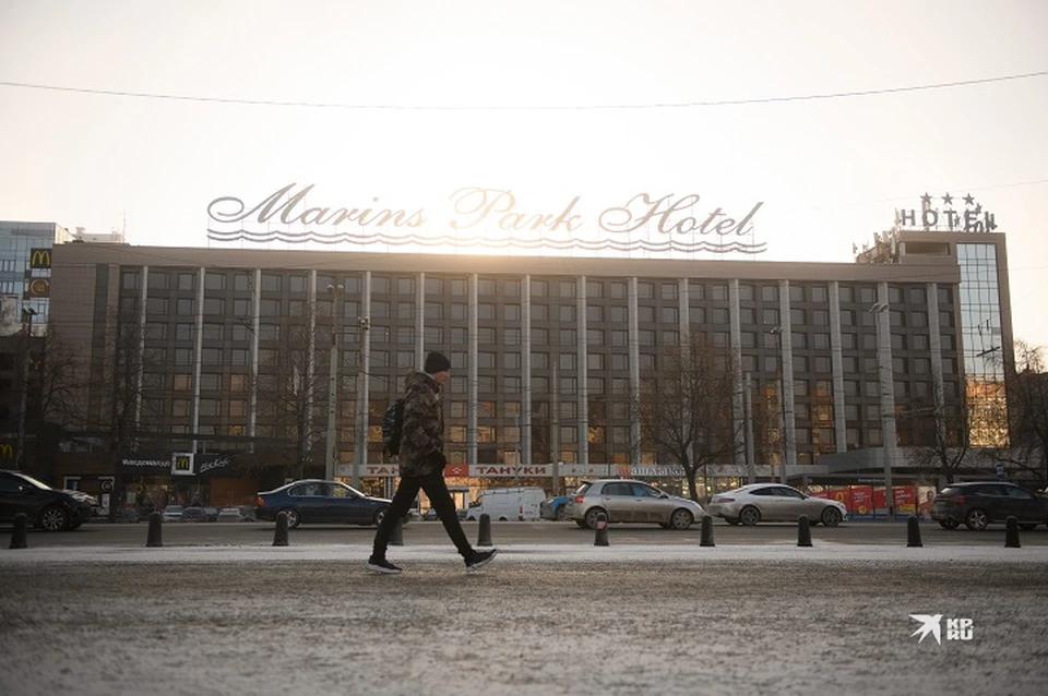 Парковка может появится у отеля «Маринс Парк»