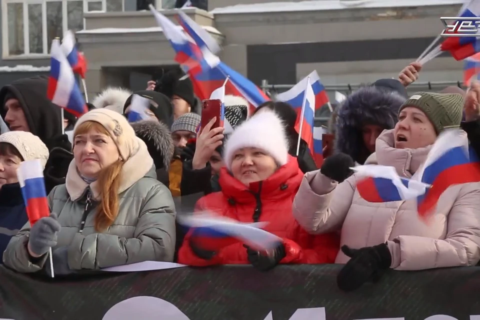 Заводчане в Нижнем Тагиле проводили танки на СВО. Скриншот: «Уралвагонзавод»