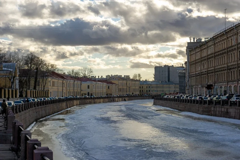 Ветренная и дождливая погода ожидается в Петербурге 14 марта.