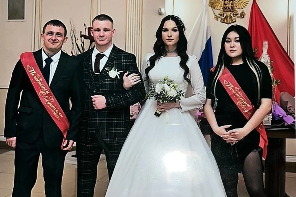 На днях Виктор Цицер обручился со своей девушкой Марией
