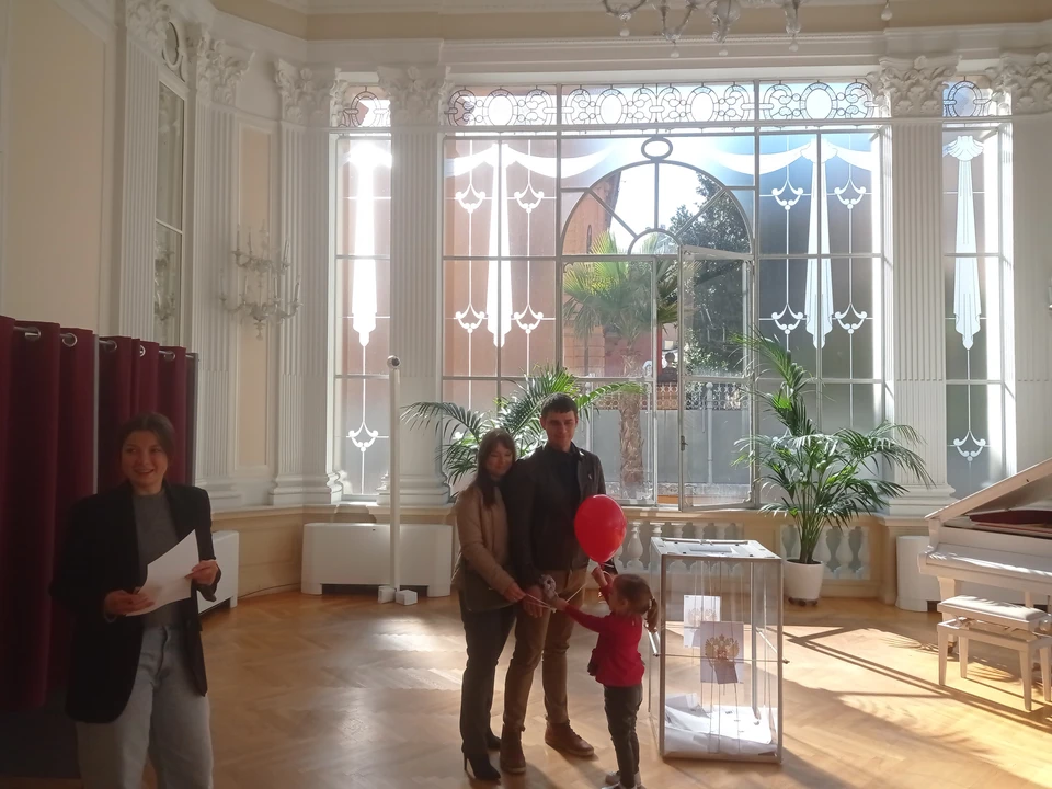 В посольстве России в Италии под избирательный участок отвели самый красивый зал