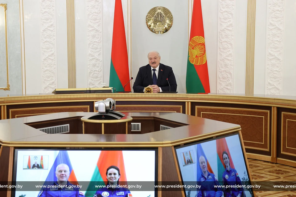 Лукашенко пообещал угостить фирменным салатом Василевскую и Новицкого. Фото: president.gov.by