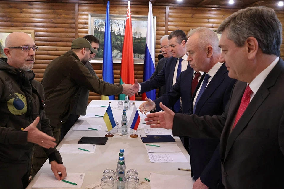 Шмыгаль: Киеву не поступало прямых просьб о начале переговоров с Россией