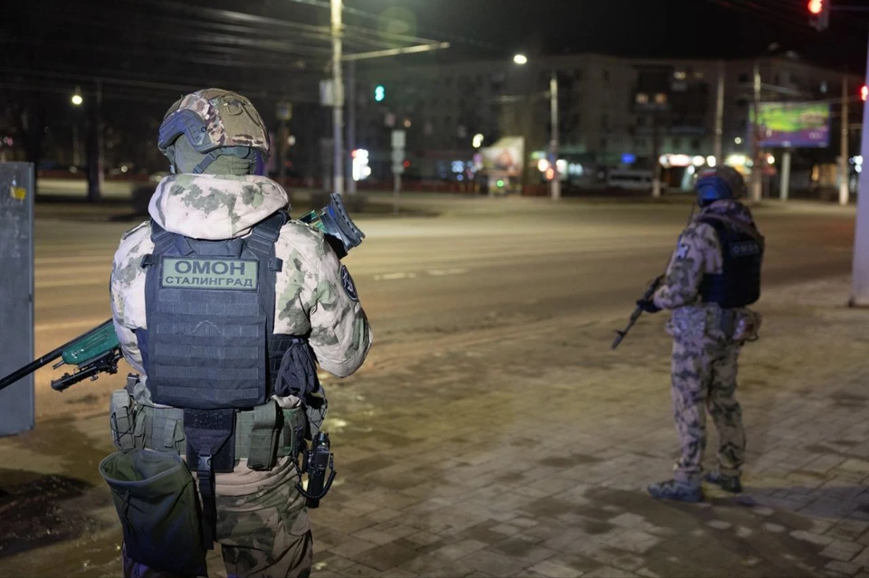 Для безопасности горожан всю ночь в Волгограде дежурили патрули силовых служб. Фото: официальный телеграм-канал администрации Волгоградской области.