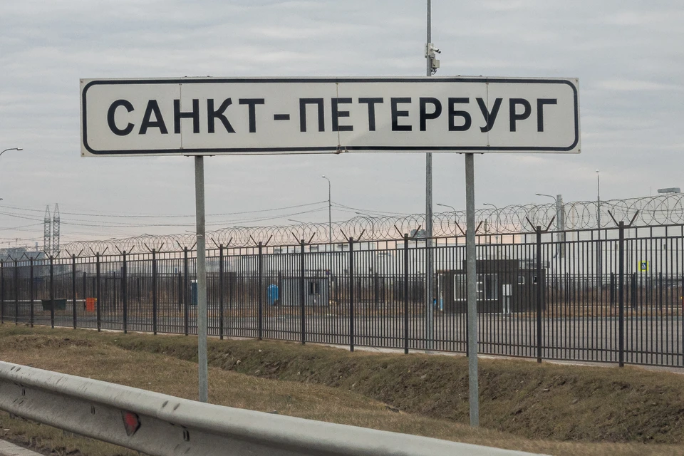Пассажирский автобус из Риги в Петербург простоял на границе более 12 часов.