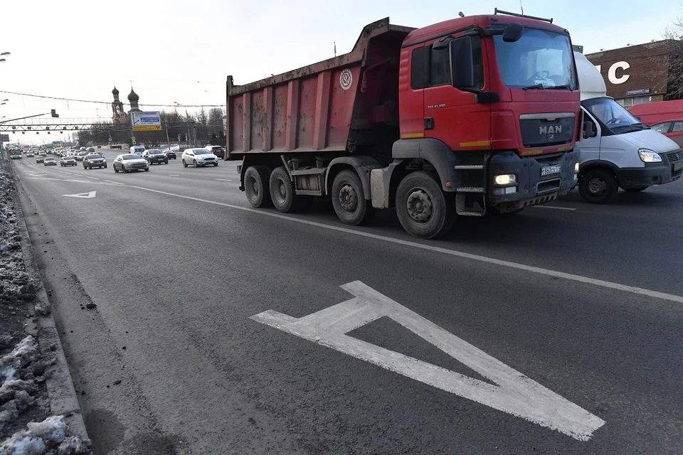 В Новосибирске на 6 недель ограничат движение большегрузов.