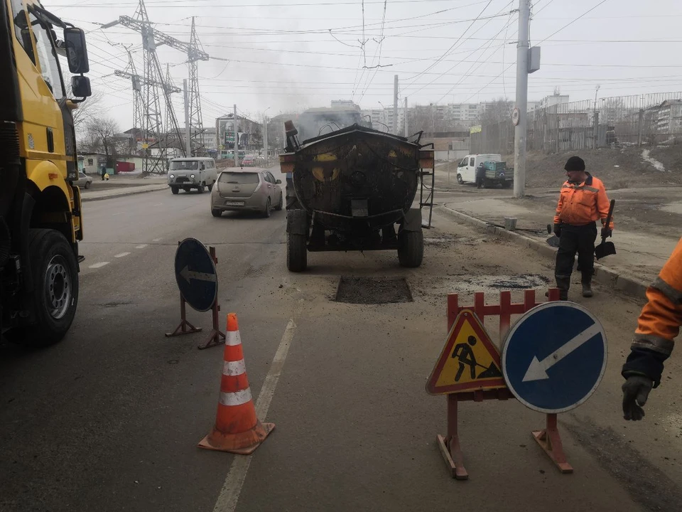 В Иркутске продолжают восстанавливать дороги