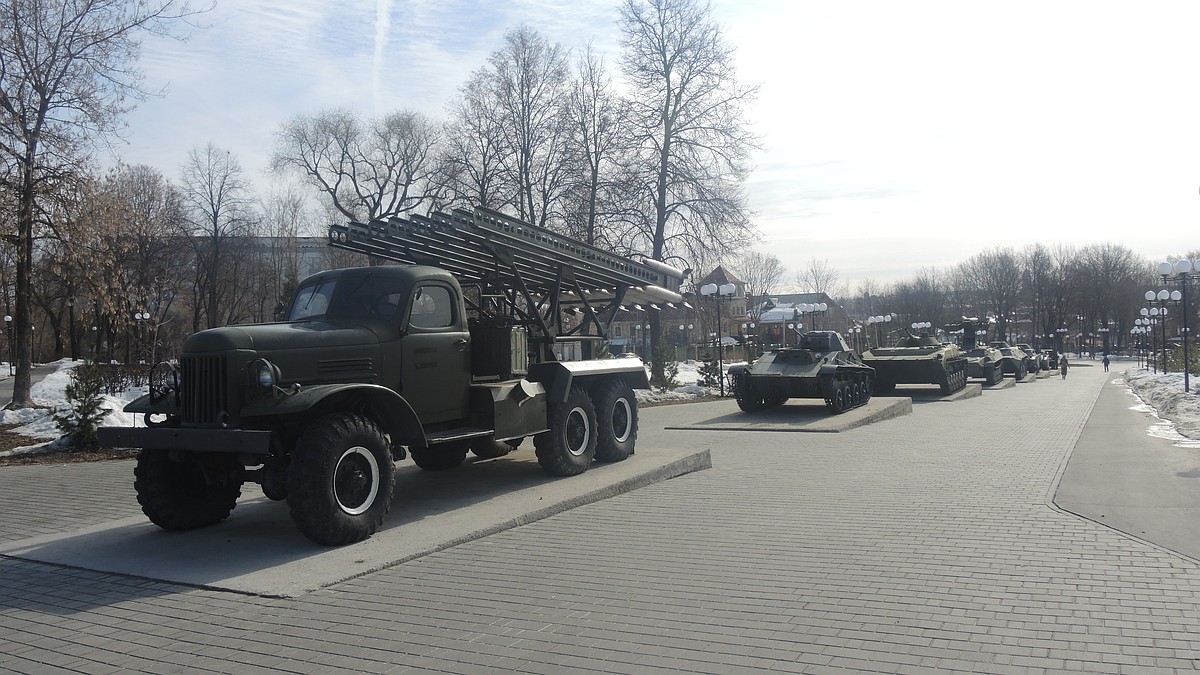 Состояние военной техники в Патриотическом сквере Владимира вызвало вопросы  - KP.RU