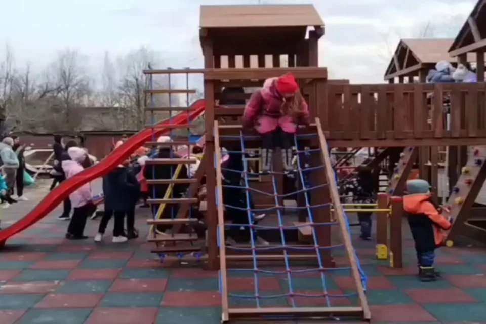 В Старобешевском округе ДНР открылись пять детских площадок. Фото: администрация Старобешево