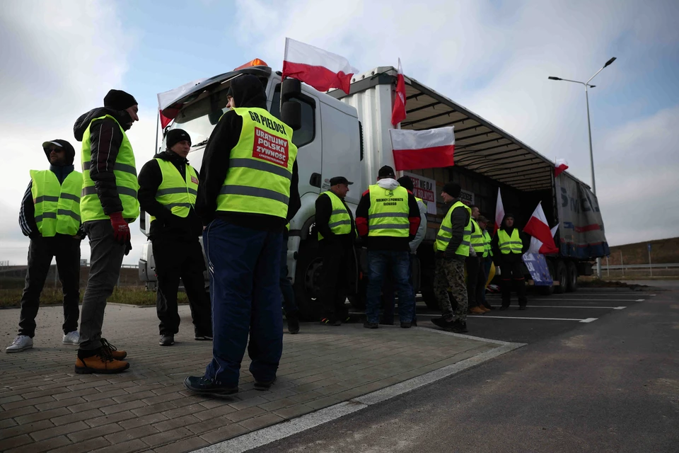 Протест против украинского зерна на польской границе.